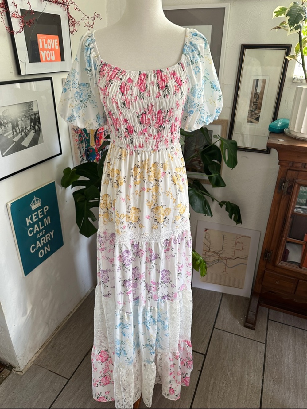 White Floral Tiered Maxi Dress with Puff Sleeves
